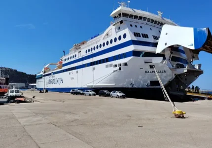 Ni tokom predstojeće ljetnje sezone nema broda na pomorskoj liniji Bar –Bari?
