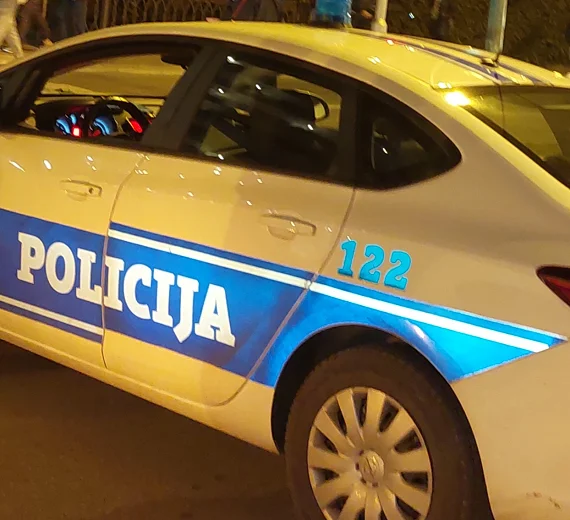 Budva: Uhapšen osumnjičeni za dvije pljačke uz prijetnju nožem