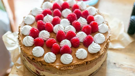 Šarlota- jednostavna i osvježavajuća torta