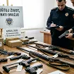 U aprilu predato 62 komada oružja i više od 1.100 metaka