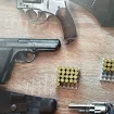 Pretresom u Sutomoru oduzeti pištolj, revolver i municija u ilegalnom posjedu
