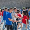 Maturanti plešu ispred Starog grada