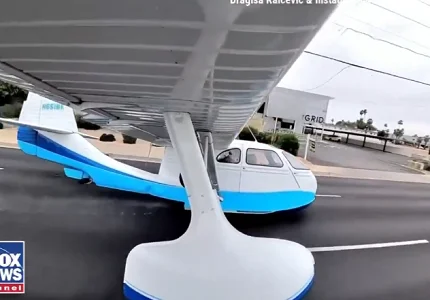Snimak putnika iz Crne Gore: Hidroavion prinudno sletio nasred ulice u Feniksu
