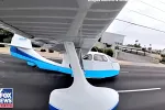 Snimak putnika iz Crne Gore: Hidroavion prinudno sletio nasred ulice u Feniksu