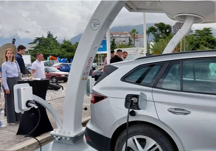 U Baru puštena u funkciju solarna stanica, besplatno napajanje električnih automobila