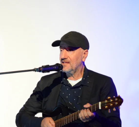 Vlatko Stefanovski pred nastup u Budvi: „Fasciniranost muzikom i ljubav prema gitari još uvijek traju“