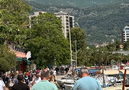 Konačno pravo ljetnje vrijeme i pune ulice u Budvi