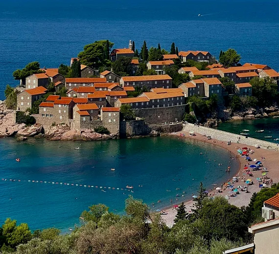 Vila Miločer ponovo prima goste: Kapaciteti puni, otvoreni SPA i plaže, besplatni setovi za mještane na Kraljevoj plaži