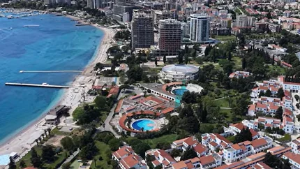 Vlada planira nove pontone i vezove u Luci Budva, obala dobija desetine novih privremenih sadržaja