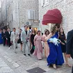 FOTO) Kruna ljepote i mladosti: Defile budvanskih maturanata