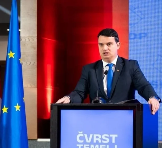 Odžić poziva premijera i nadležne institucije da zaustave sulude ideje o devastaciji 100 novih lokacija u Budvi, uključujući i ostrvo Školj