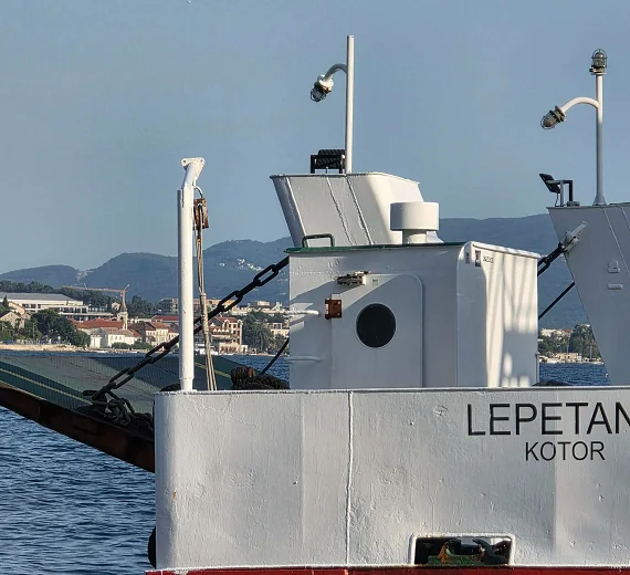 Privremena obustava saobraćaja na liniji Kamenari–Lepetane zbog Samita EU - Zapadni Balkan