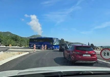Budva: Autobusom u suprotan smjer na kružnom toku kod Topliša