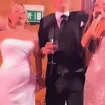 Udala se zlatna lavica, Jadranka u Zagrebu pjevala crnogorske pjesme: U crvene svi su boje, sinovi i šćeri tvoje
