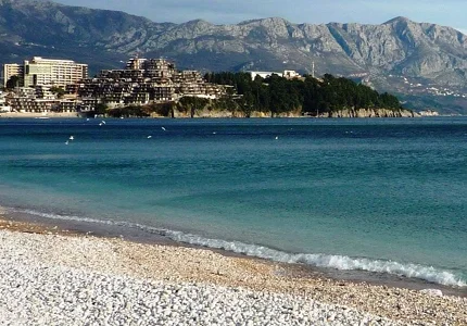 Morsko dobro: Fekalije se izlile u kanal koji vodi u more na Slovenskoj plaži