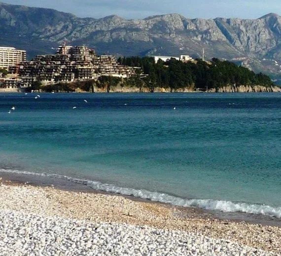 Morsko dobro: Fekalije se izlile u kanal koji vodi u more na Slovenskoj plaži