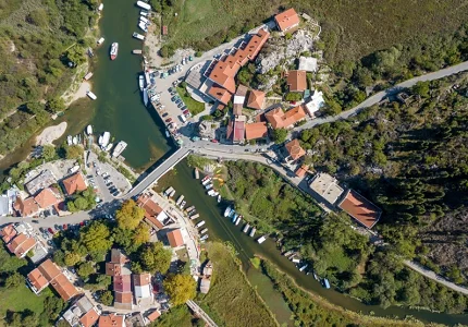 Mještani Virpazara traže hitna rješenja za parking i saobraćaj