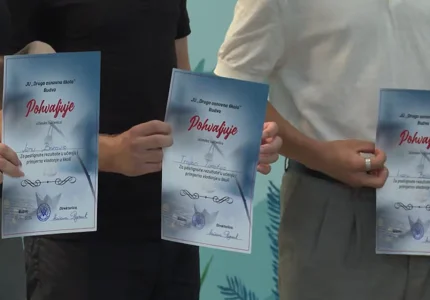U Drugoj osnovnoj školi četiri luče