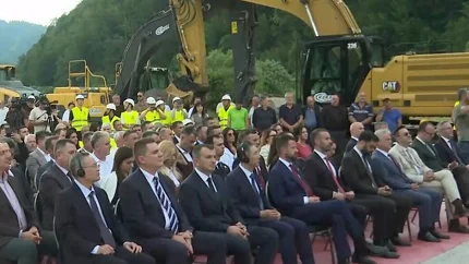 U toku ceremonija povodom početka pripremnih radova na drugoj dionici auto-puta