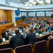 Poslanici danas počinju raspravu o promjenama Ustava
