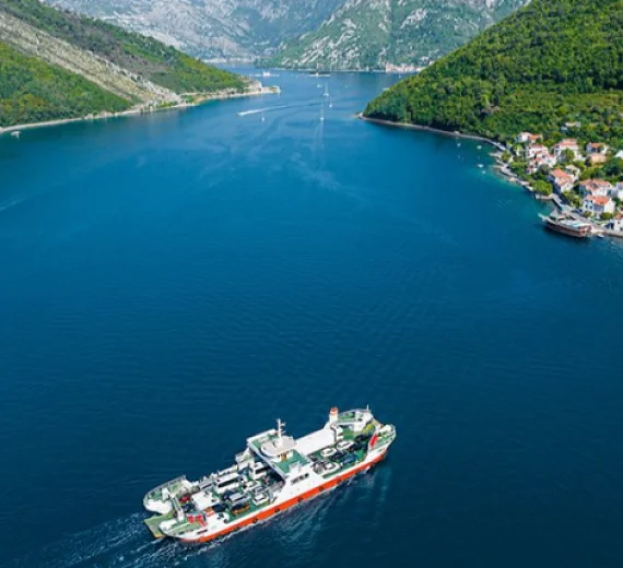 Zbog ljetnjih gužvi od ponedjeljka plovi i šesti trajekt