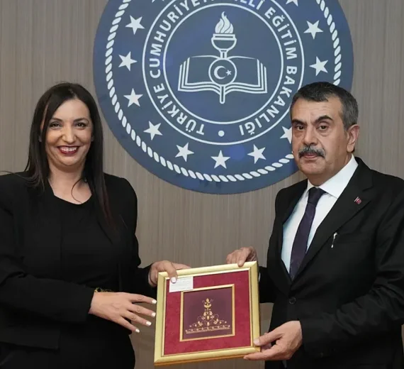 Jakšić Stojanović učestvovala na Međunarodnom samitu o obrazovnim tehnologijama u Istanbulu