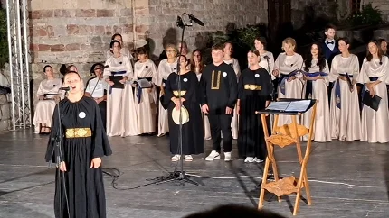 Na Vidovdanskoj večeri u Budvi prikupljeno 4.336 evra za izgradnju doma porodice Dašić sa Kosova i Metohije