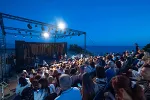 Od salvi smijeha do tajca na tvrđavi Mogren : „Centrala za humor” oduševila budvansku publiku