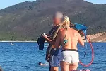 Zmije i papagaji za fotografisanje na primorju: Ko kontroliše ulične 