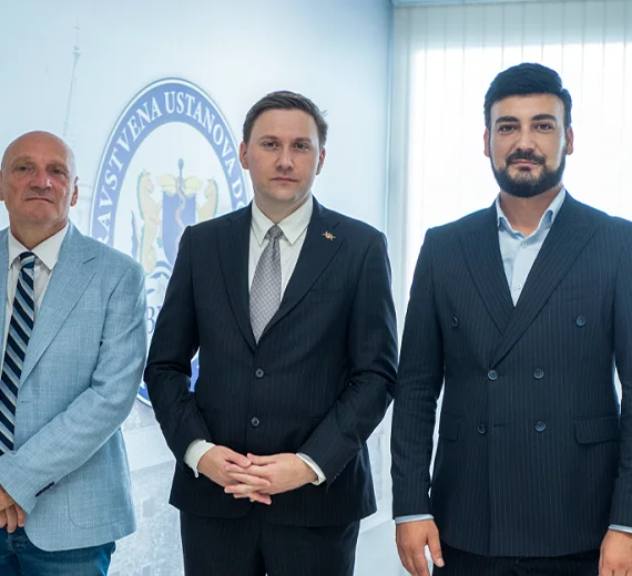 Ministar zdravlja i predsjednik Opštine obišli radove na rekonstrukciji Doma zdravlja Budva