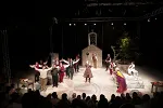 Premijerno izvedena predstava „Krađa, prekrađa i nekrađa“ oduševila publiku na 40. Festivalu Grad teatar