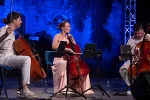 Ansambl „Tree Cellos“ oduševio publiku u Starom gradu: Virtuozna interpretacija kompozicija „Od tišine do oluje“