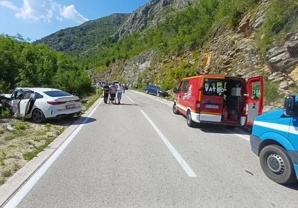 Za 24 sata 32 saobraćajne nezgode, jedna u Budvi