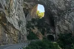 Gužve ka primorju i posebne zabrane za teretnjake na dionici ka Budvi