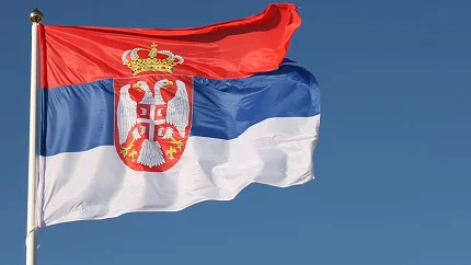 Incident u Hrvatskoj: Zastava Srbije spaljena na nadvožnjaku kod Otočca