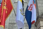 Pozitivan presedan u Kotoru: uz hrvatsku zastavu zavijorila se i državna zastava Crne Gore