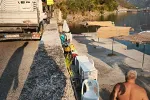 Kotor: Inspekcija uklonila plažni mobilijar sa javnih površina u zoni morskog dobra