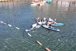 Joga na površini morske vode