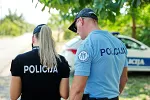 Saobraćajna policija danas pojačano kontroliše vozače u Budvi, na terenu i moto-patrole