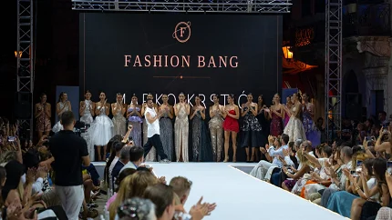 Otvoren drugi Fashion bang u Kotoru - Večeras kreacije predstavljaju Marina Banović i Predrag Đuknić