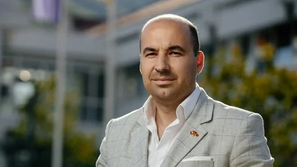 Rađenović: Vlada amaterskim odlukama uništava turizam, potreban strateški pristup umjesto improvizacije