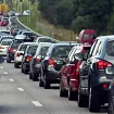 AMSCG: Pojačan saobraćaj prema turističkim centrima i granicama, obustave na više puteva