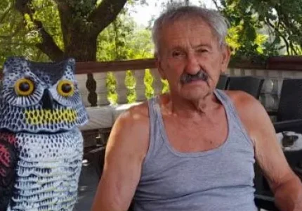 Nesvakidašnji poduhvat u Crmnici: Đuro Marković muzikom brani 800 čokota loze od ptica
