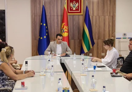 Opština Bar izdvojila preko 250 hiljada eura za podršku djeci u stanju socijalne potrebe