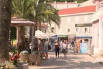 Mještani Petrovca spremaju peticiju Opštini Budva za izgradnju podzemne garaže na lokaciji stare škole