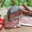 Koliko kalorija imaju pršuta i slanina i kako utiču na našu liniju