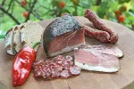 Koliko kalorija imaju pršuta i slanina i kako utiču na našu liniju