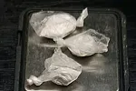Uhapšene dvije osobe, zaplijenjeni kokain i 53 tablete sa liste droga