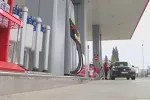 Uprkos nižim akcizama, od ponoći poskupljuje gorivo, cijene u regionu i Evropi na istorijskom maksimumu