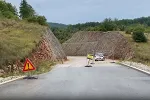 Na više putnih pravaca obustave i izmijenjen režim saobraćaja zbog radova